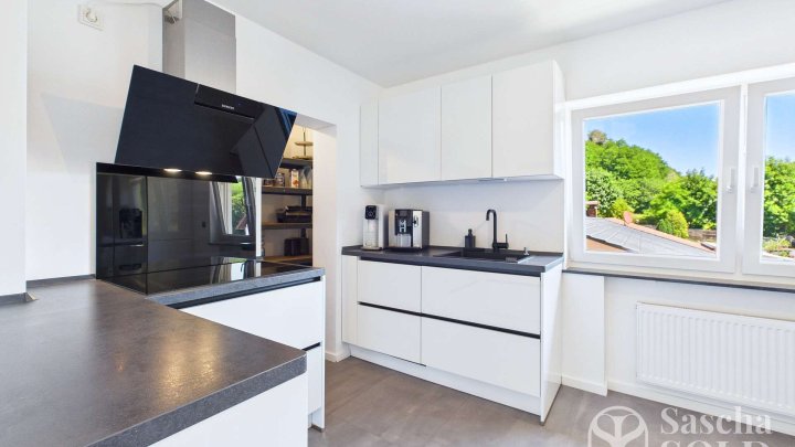 Sofort bezugsfertig - modernisiertes Einfamilienhaus mit Doppelgarage am Waldrand in Rentrisch
