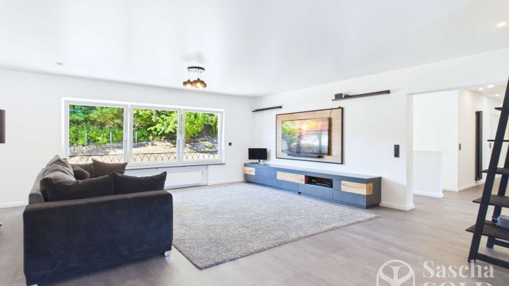 Sofort bezugsfertig - modernisiertes Einfamilienhaus mit Doppelgarage am Waldrand in Rentrisch