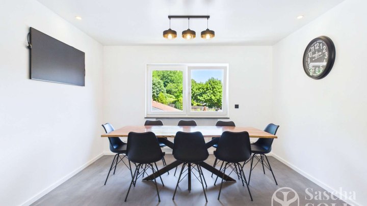 Sofort bezugsfertig - modernisiertes Einfamilienhaus mit Doppelgarage am Waldrand in Rentrisch