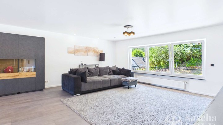 Sofort bezugsfertig - modernisiertes Einfamilienhaus mit Doppelgarage am Waldrand in Rentrisch