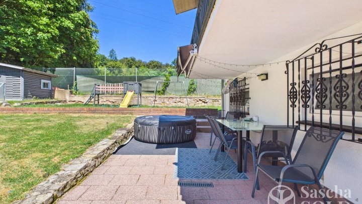 Sofort bezugsfertig - modernisiertes Einfamilienhaus mit Doppelgarage am Waldrand in Rentrisch