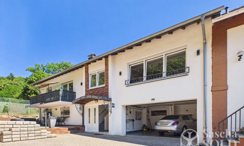 Sofort bezugsfertig - modernisiertes Einfamilienhaus mit Doppelgarage am Waldrand in Rentrisch