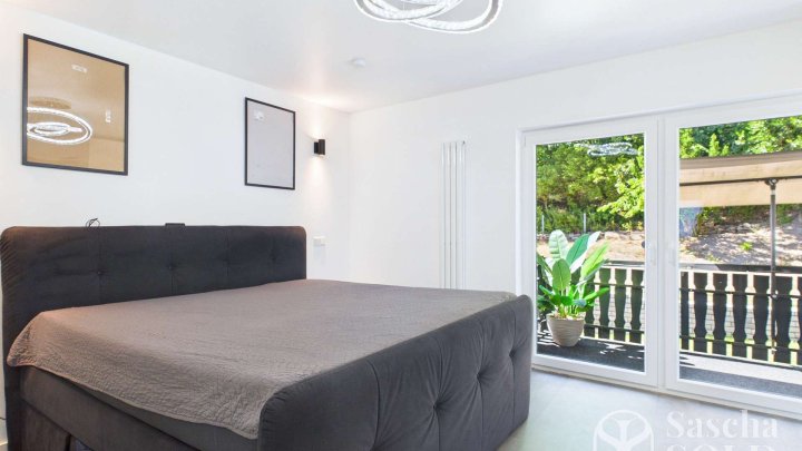 Sofort bezugsfertig - modernisiertes Einfamilienhaus mit Doppelgarage am Waldrand in Rentrisch