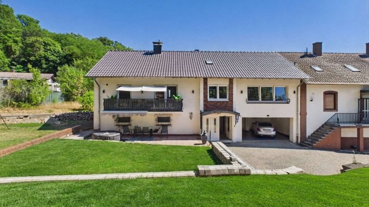 Sofort bezugsfertig - modernisiertes Einfamilienhaus mit Doppelgarage am Waldrand in Rentrisch