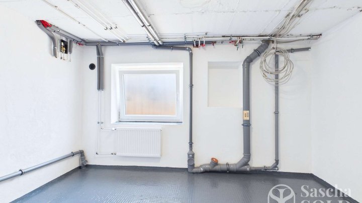 Sofort bezugsfertig - modernisiertes Einfamilienhaus mit Doppelgarage am Waldrand in Rentrisch