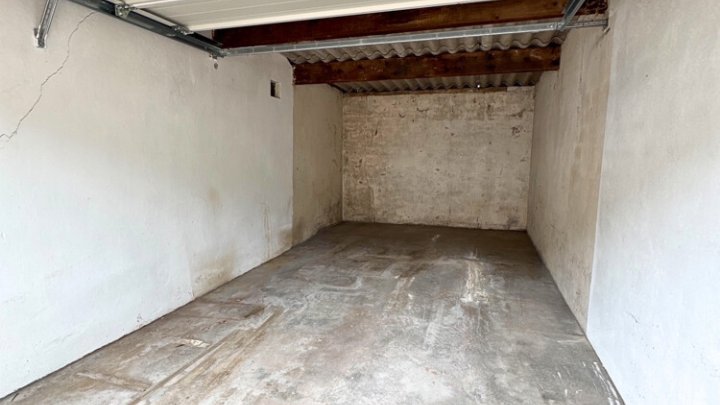 Sonnenverwöhnte renovierte 4-ZKB EG-Wohnung mit Terrasse, Garten und Garage