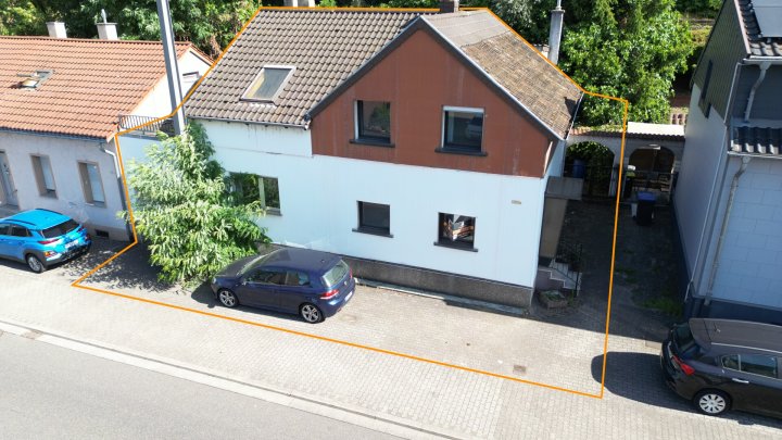 Ein-/Zweifamilienhaus mit großem Gestaltungspotenzial in Völklingen-Luisenthal