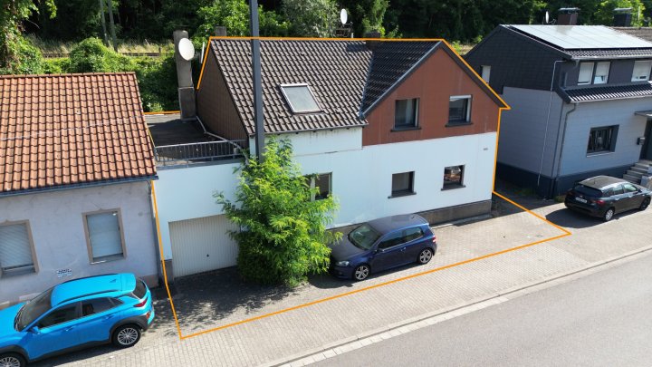 Ein-/Zweifamilienhaus mit großem Gestaltungspotenzial in Völklingen-Luisenthal
