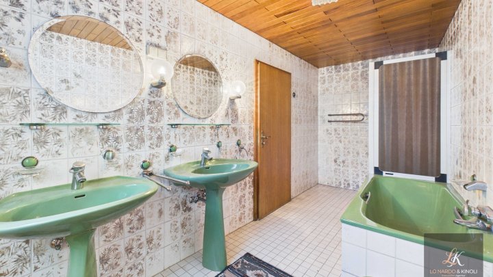Ein-/Zweifamilienhaus mit großem Gestaltungspotenzial in Völklingen-Luisenthal