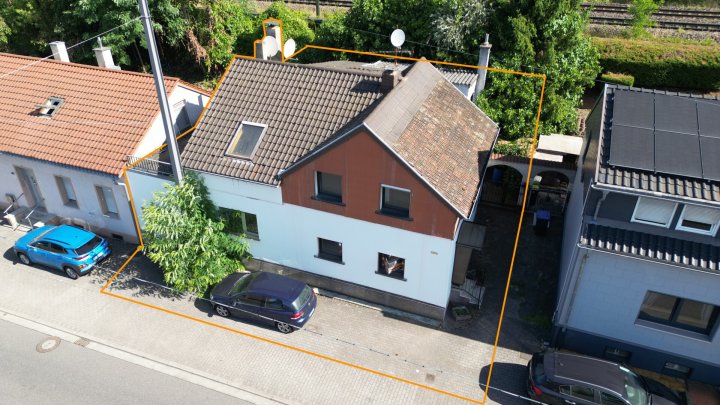 Ein-/Zweifamilienhaus mit großem Gestaltungspotenzial in Völklingen-Luisenthal