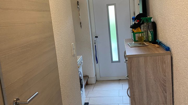 Freistehendes Zweifamilienhaus mit großem Grundstück - ideal für Tierliebhaber