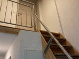 Wohnung 1.OG Treppenaufgang zum Kinderzimmer im DG