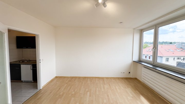 Schönes 1. Zimmer Apartment SB Innenstadt mit großzügiger Belichtung/Aufzug
