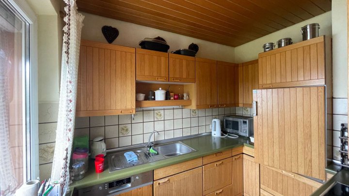 Gepflegte Doppelhaushälfte mit großzügigem Grundstück, Fernblick und viel Raum für Lebensqualität.