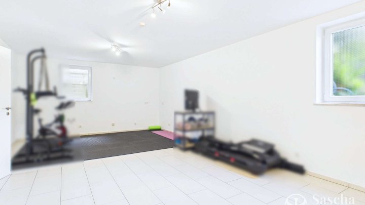 Bezugsfrei ab August - Hochwertiges Familiendomizil mit Kamin, Garten und moderner Energietechnik