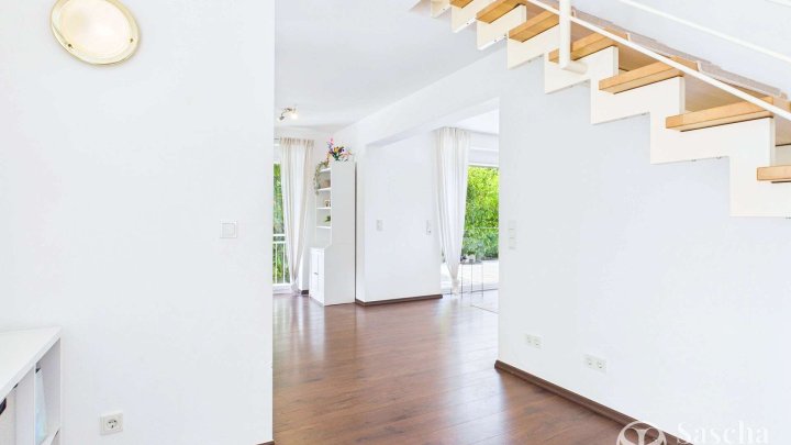 Bezugsfrei ab August - Hochwertiges Familiendomizil mit Kamin, Garten und moderner Energietechnik