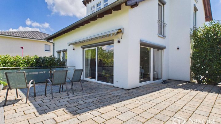 Bezugsfrei ab August - Hochwertiges Familiendomizil mit Kamin, Garten und moderner Energietechnik