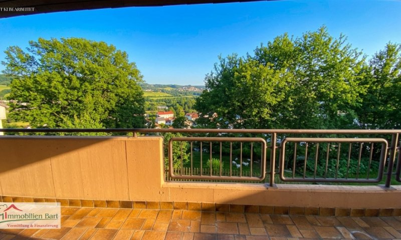 MERZIG-MECHERN: 102 m² WOHNUNG MIT 2 SCHLAFZIMMERN / BALKON UND WEITBLICK / GARAGE