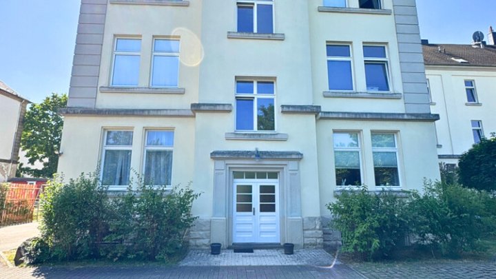 2 ZKB Wohnung mit EBK und Stellplatz, sanierter Altbau in St. Arnual