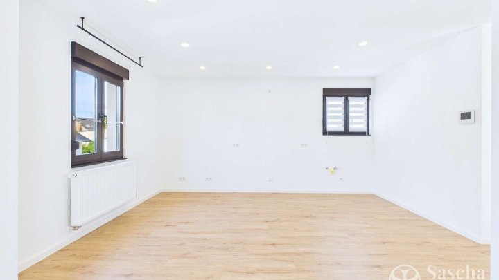 Bezugsfrei - Sanierte 2-Zimmer-Wohnung im ruhigen Zweifamilienhaus in St. Ingbert-Mitte