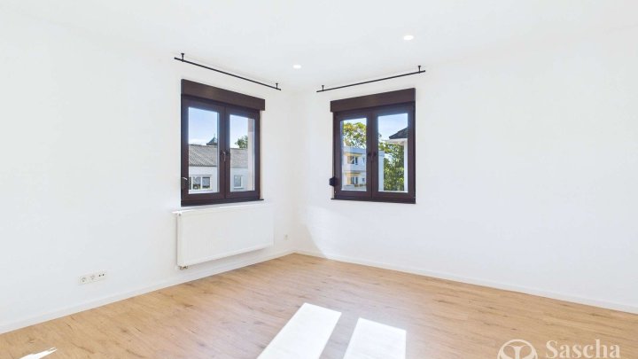 Bezugsfrei - Sanierte 2-Zimmer-Wohnung im ruhigen Zweifamilienhaus in St. Ingbert-Mitte