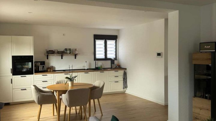 Bezugsfrei - Hochwertig sanierte 2-Zimmer-Wohnung im Zweifamilienhaus in St. Ingbert-Mitte