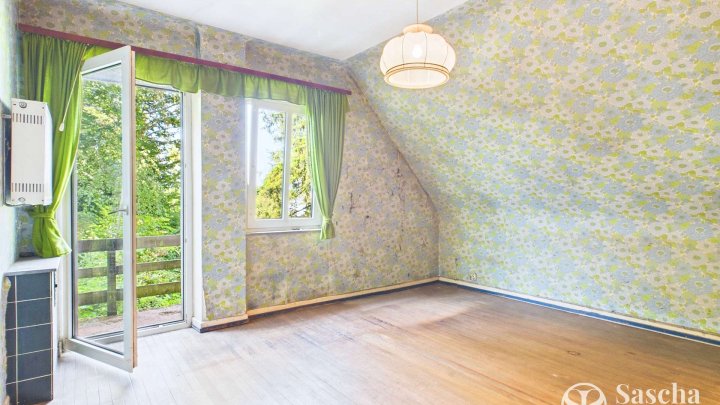 Freistehende Liegenschaft mit Sanierungsbedarf in erhöhter Wohnlage nahe der Blieskasteler Altstadt