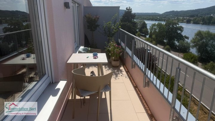 3 MINUTEN BIS TRIER: MODERNE PENTHOUSEWOHNUNG MIT SEHR SCHÖNER AUSSICHT IN KONZ!