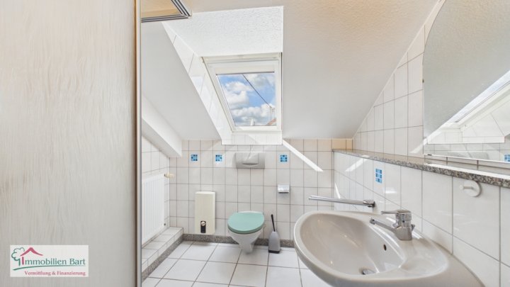 GRENZNÄHE: GEMÜTLICHE DACHGESCHOSSWOHNUNG MIT GARAGE IN ORSCHOLZ!