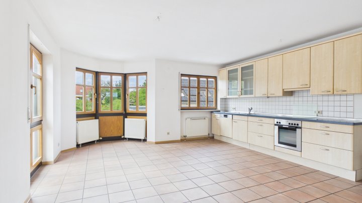 Großzügige Eigentumswohnung mit Balkon, Gartenmitbenutzung und zwei Stellplätzen in Püttlingen