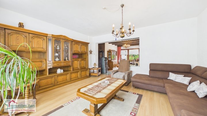 GRENZNÄHE: WOHNHAUS MIT 2 WOHNUNGEN / TOP LAGE AM WALDRAND IN FREUDENBURG!