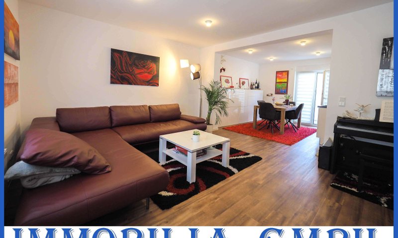 IM STADTZENTRUM - 2-ZKB Wohnung im 1.OG mit Balkon/Fahrstuhl/Einbauküche in ZW