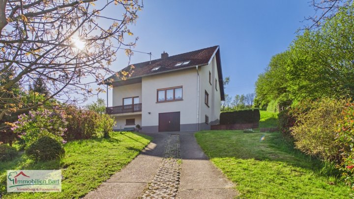 MERZIG: HAUS MIT EIN BIS ZWEI WOHNUNGEN / IDYLLISCH AM BACHLAUF / MIT CA. 33 AR GRUNDSTÜCK