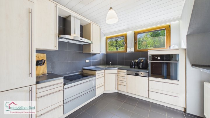 MERZIG: HAUS MIT EIN BIS ZWEI WOHNUNGEN / IDYLLISCH AM BACHLAUF / MIT CA. 33 AR GRUNDSTÜCK