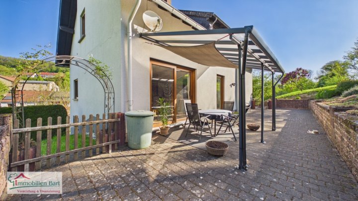 MERZIG: HAUS MIT EIN BIS ZWEI WOHNUNGEN / IDYLLISCH AM BACHLAUF / MIT CA. 33 AR GRUNDSTÜCK