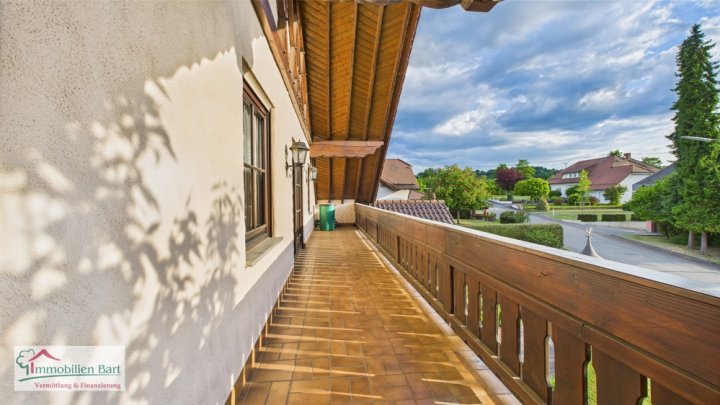 SOFORT VERFÜGBAR! WOHNHAUS MIT TOLLEM GARTENGRUNDSTÜCK IN TOP LAGE VON LOSHEIM/NIEDERLOSHEIM