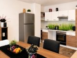 2a Wohnung OG Schönes Wohn- und Esszimmer mit offener Küche und Zugang zu Terrasse und Garten neu