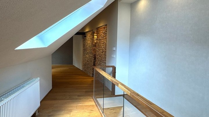 Hochwertig sanierte Maisonette-Wohnung auf dem St. Johanner Markt