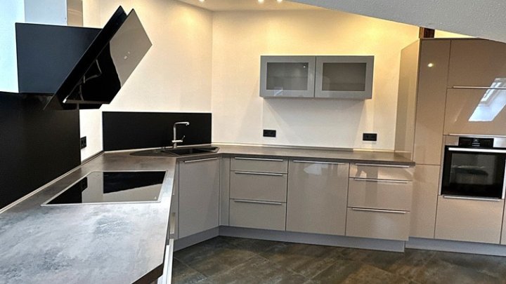 Hochwertig sanierte Maisonette-Wohnung auf dem St. Johanner Markt