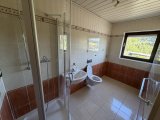 Erdgeschoss Wohnung (Links) Badezimmer
