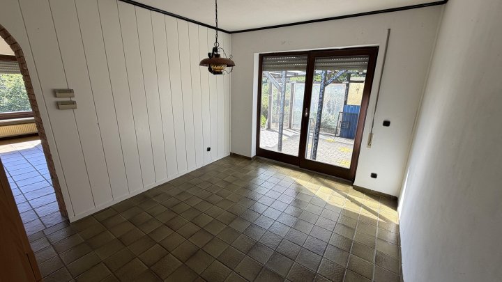 Viel Platz für Ihre Pläne: Mehrfamilienhaus mit 5 Wohneinheiten & Ausbaupotenzial in ruhiger Lage von Berglicht