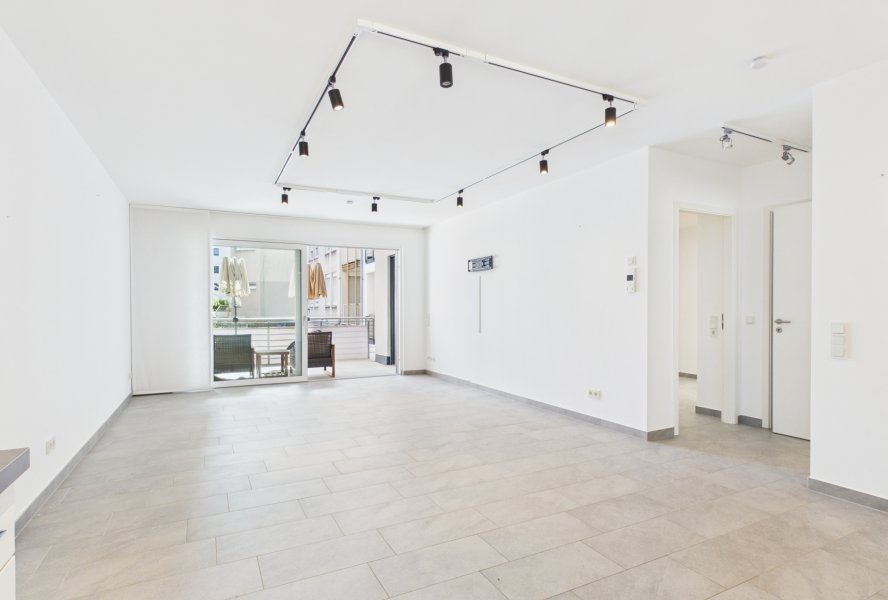 Wohn- und Esszimmer mit Loggia