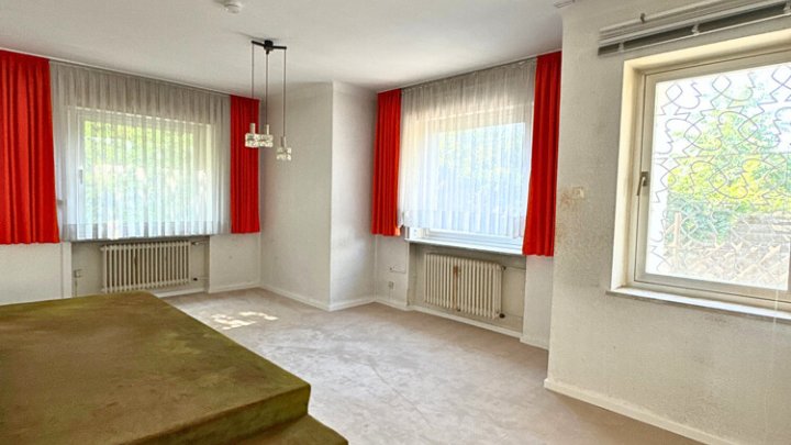 Freistehendes Einfamilienhaus in Top-Lage Kieselhumes/Kaninchenberg