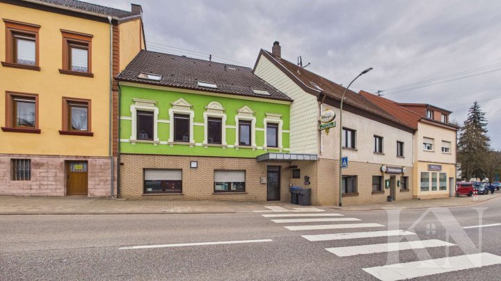 Seltene Gelegenheit: Entkerntes Wohn- & Geschäftshaus mit viel Entwicklungspotenzial