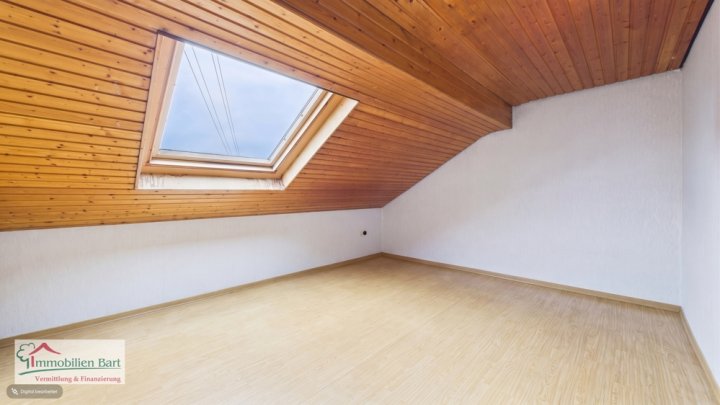 ORSCHOLZ: EINFAMILIENHAUS / GARTEN / GARAGE / VIELFÄLTIGE NUTZUNGSMÖGLICHKEITEN