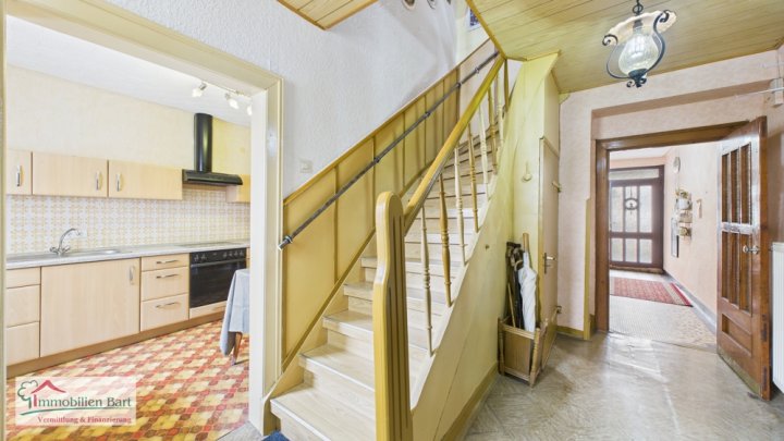 GRENZNÄHE LUXEMBURG: WOHNHAUS MIT GARAGE UND GARTEN IN TOP LAGE VON ORSCHOLZ