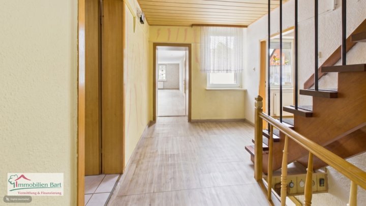 GRENZNÄHE LUXEMBURG: WOHNHAUS MIT GARAGE UND GARTEN IN TOP LAGE VON ORSCHOLZ