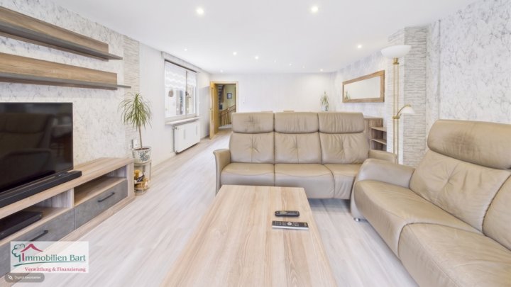 GRENZNÄHE LUXEMBURG: WOHNHAUS MIT GARAGE UND GARTEN IN TOP LAGE VON ORSCHOLZ