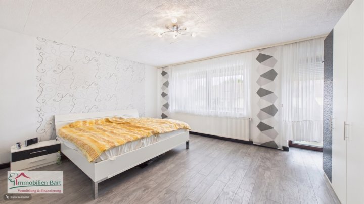 GRENZNÄHE LUXEMBURG: WOHNHAUS MIT GARAGE UND GARTEN IN TOP LAGE VON ORSCHOLZ