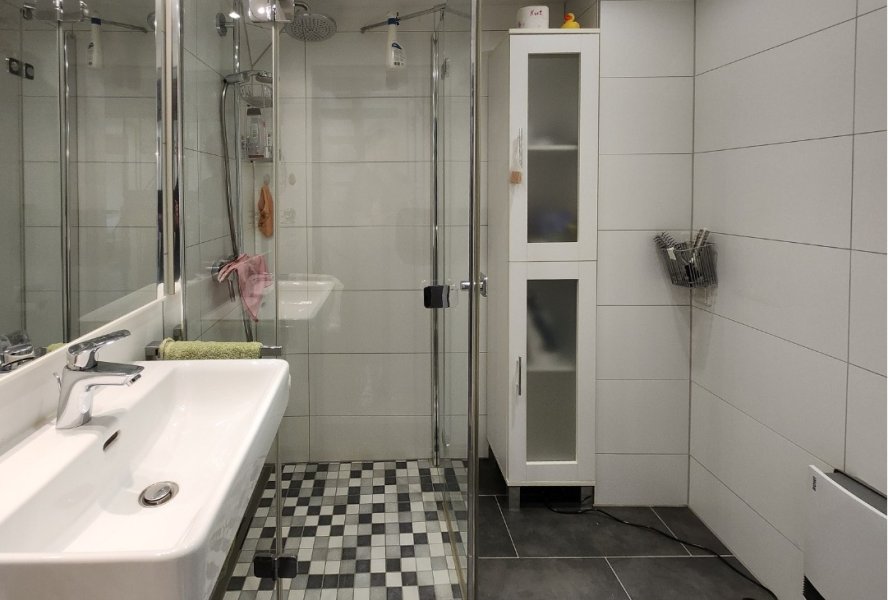 EG 2008 renoviertes Bad mit bodengleicher Dusche